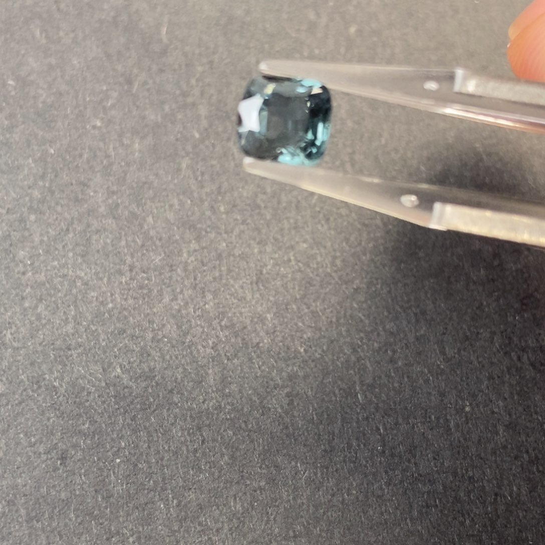 尖晶石裸石未镶嵌