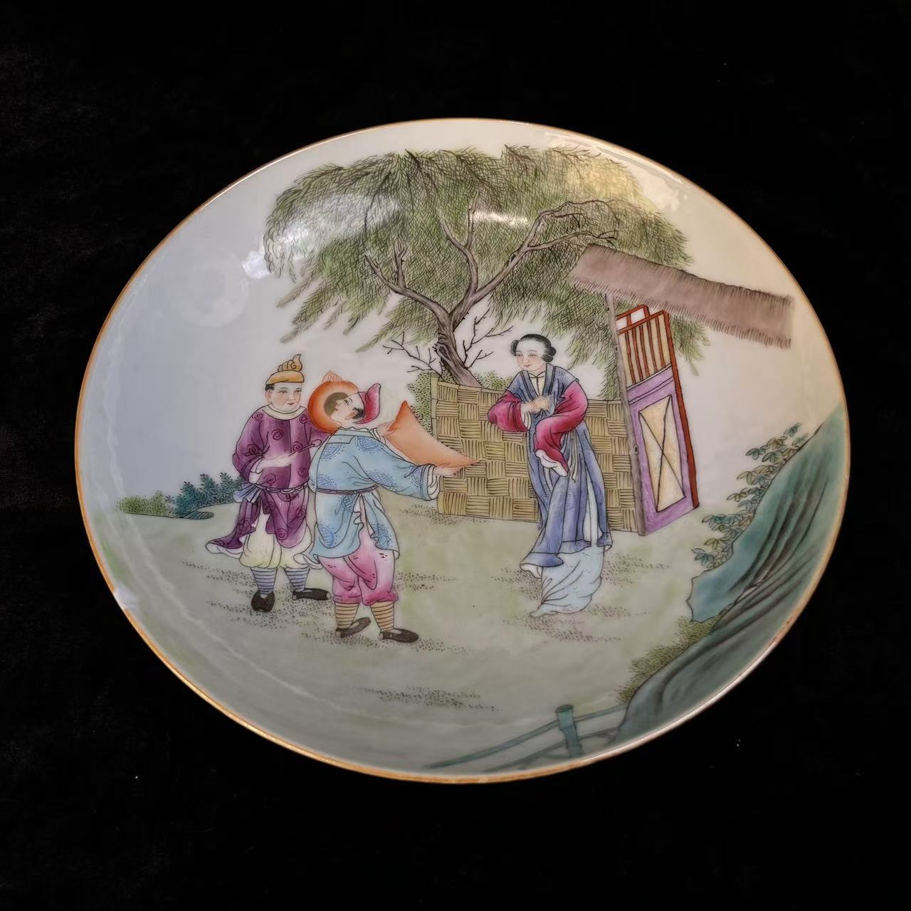 清中期珐琅彩人物故事纹赏盘