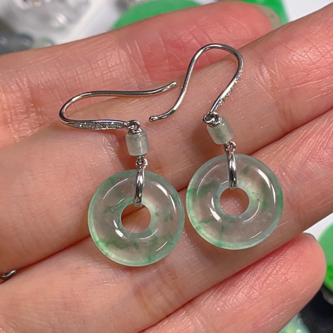 夏****翡翠18K金镶嵌吊坠(不含链)