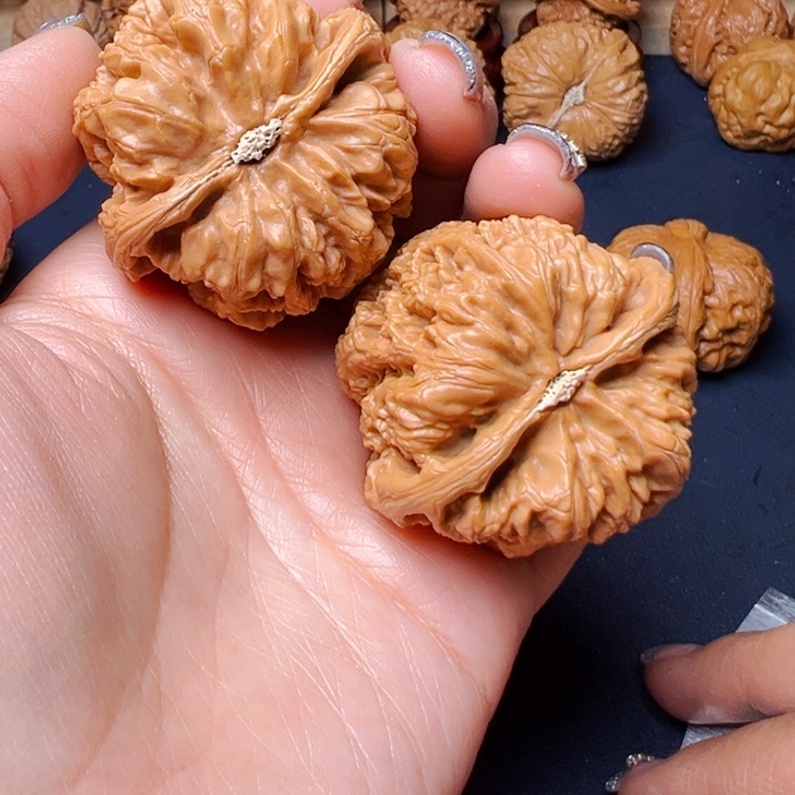 文玩核桃吊坠谢*肉粗筋45