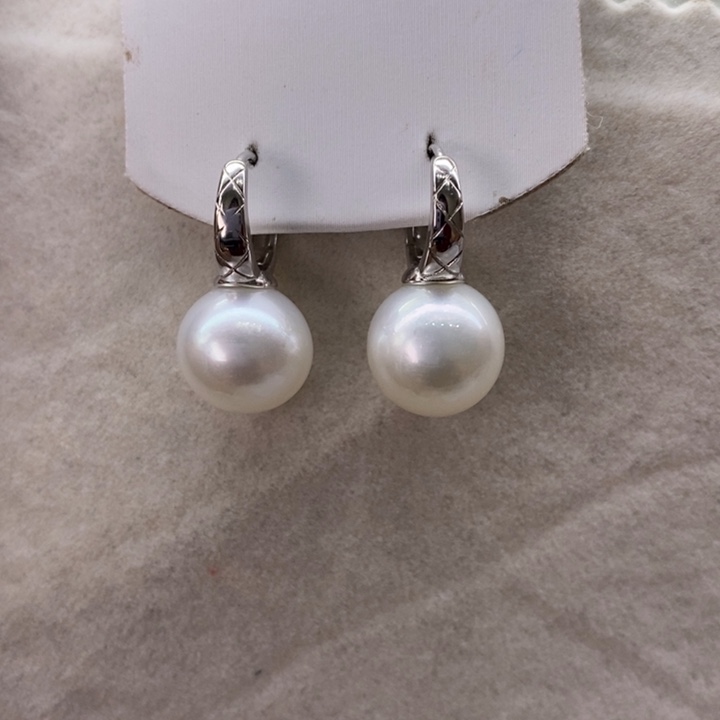 银S925镶嵌海水珍珠耳饰澳白香奶奶耳扣12-13m m