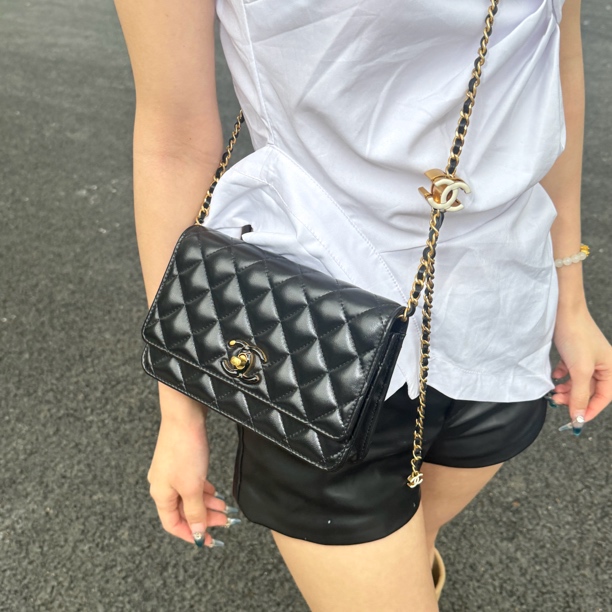 99新 Chanel/香奈儿 香奈儿黑金24a珐琅扣woc斜挎包