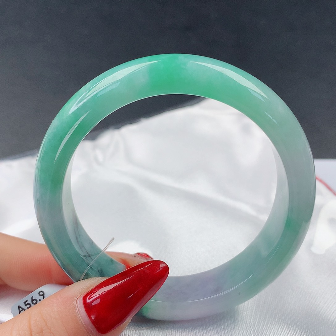 翡翠手镯未镶嵌98正57