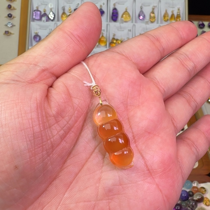 18K金镶嵌颈饰水晶吊坠