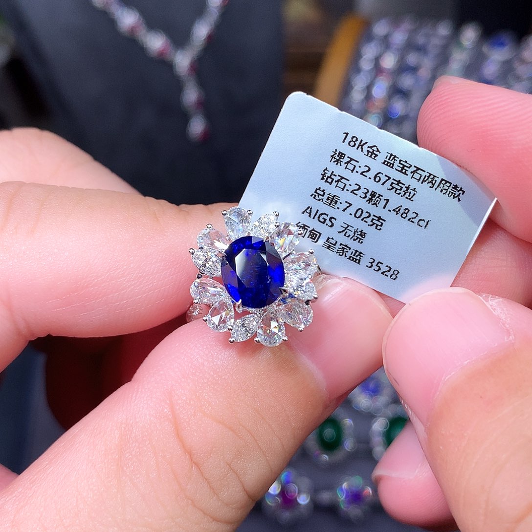 戒指蓝宝石18K金镶嵌