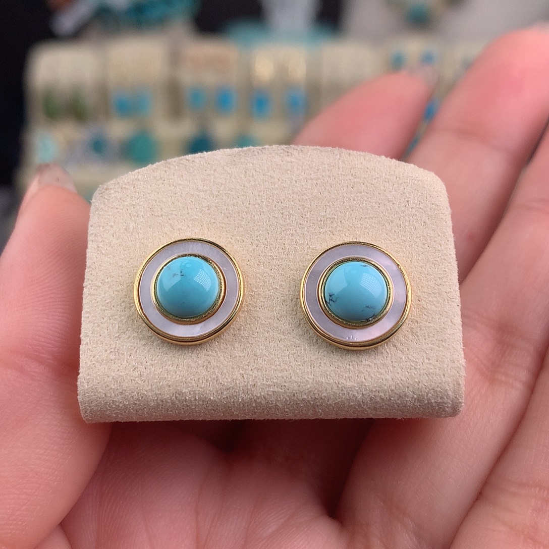 绿松石未镶嵌耳饰