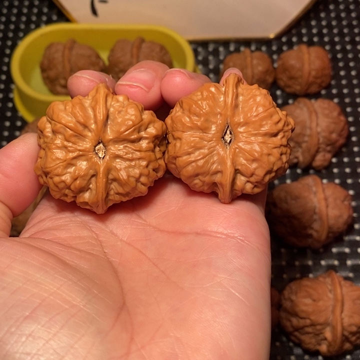 文玩核桃把件八腿肌肉蛙
