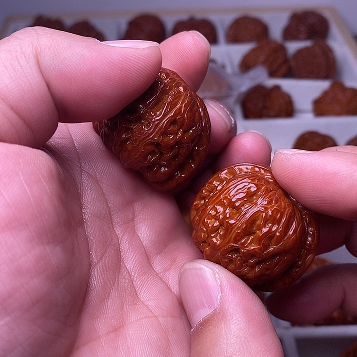 焱***喆手串文玩核桃文玩