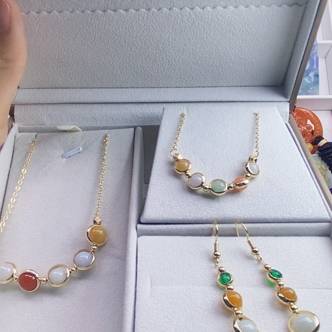 颈饰未镶嵌翡翠翡翠