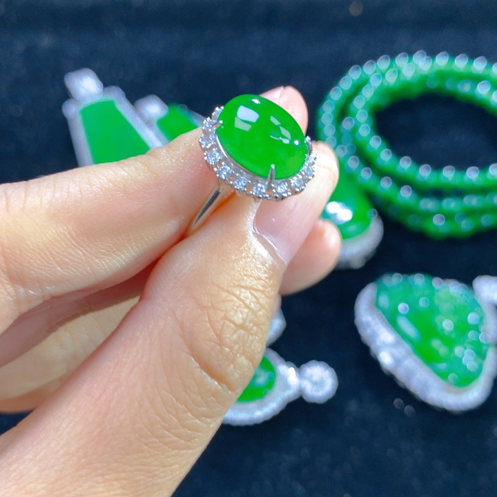 翡翠戒指银S925镶嵌一个
