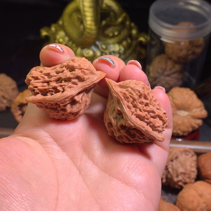 J***）文玩核桃吊坠小鸟