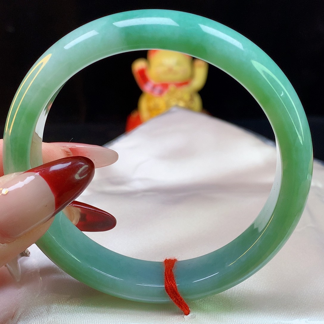 翡翠手镯未镶嵌天然翡翠5102