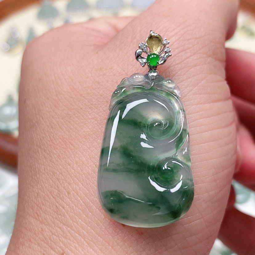 【闪购商品】翡翠吊坠(不含链)18K金镶嵌