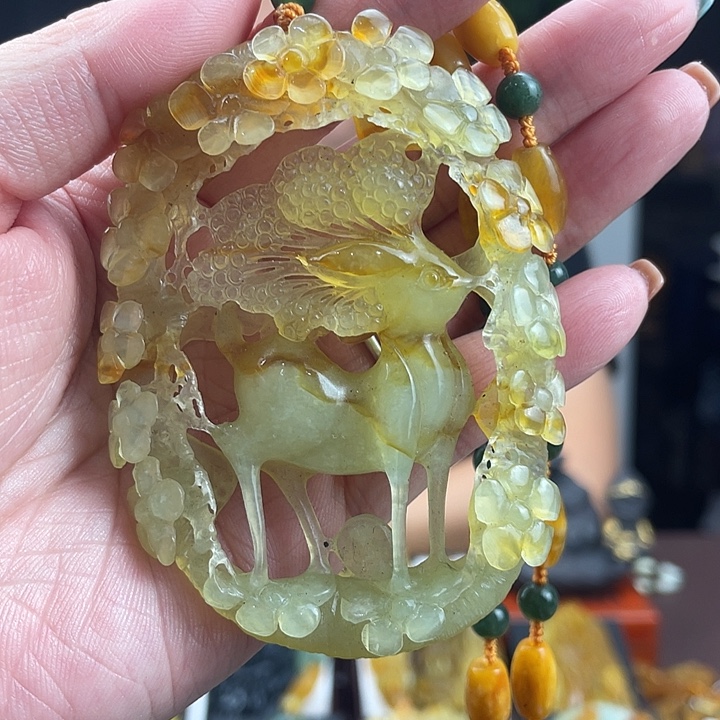 石***野蛇纹石玉未镶嵌颈饰