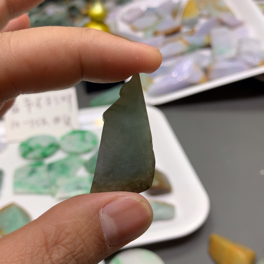 翡翠颈饰未镶嵌关***1