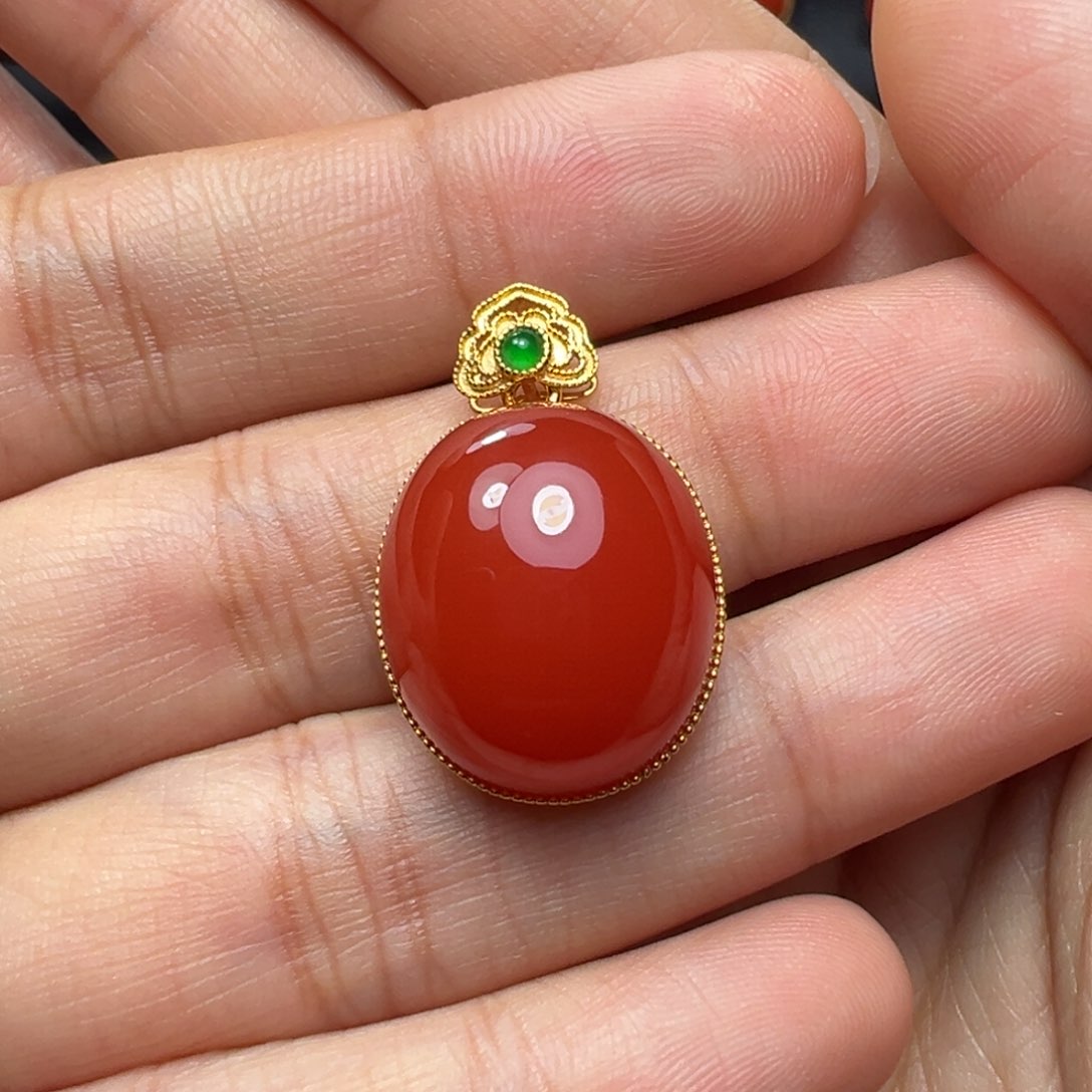 南红玛瑙吊坠18K金镶嵌