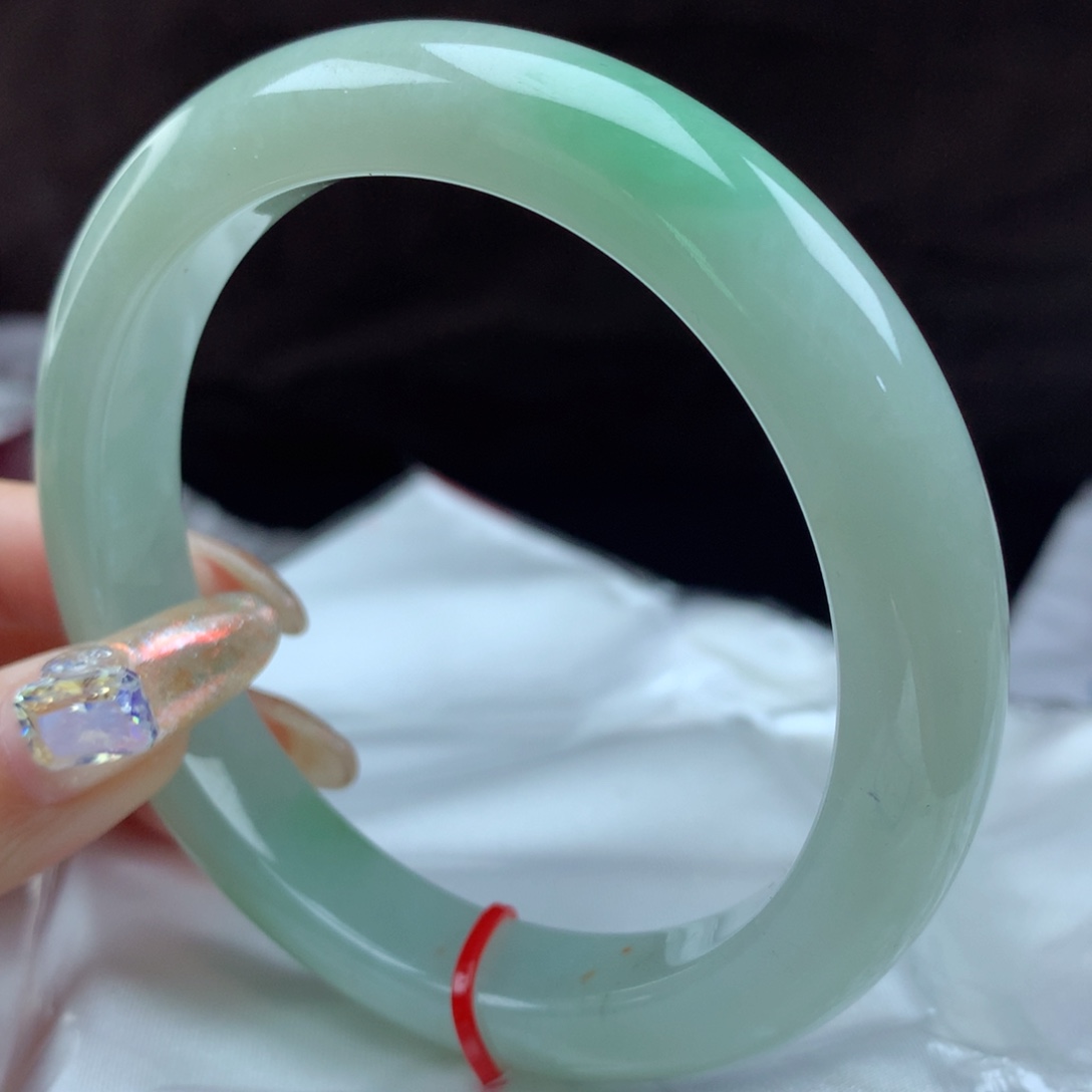 翡翠手镯未镶嵌432902，64/65圈