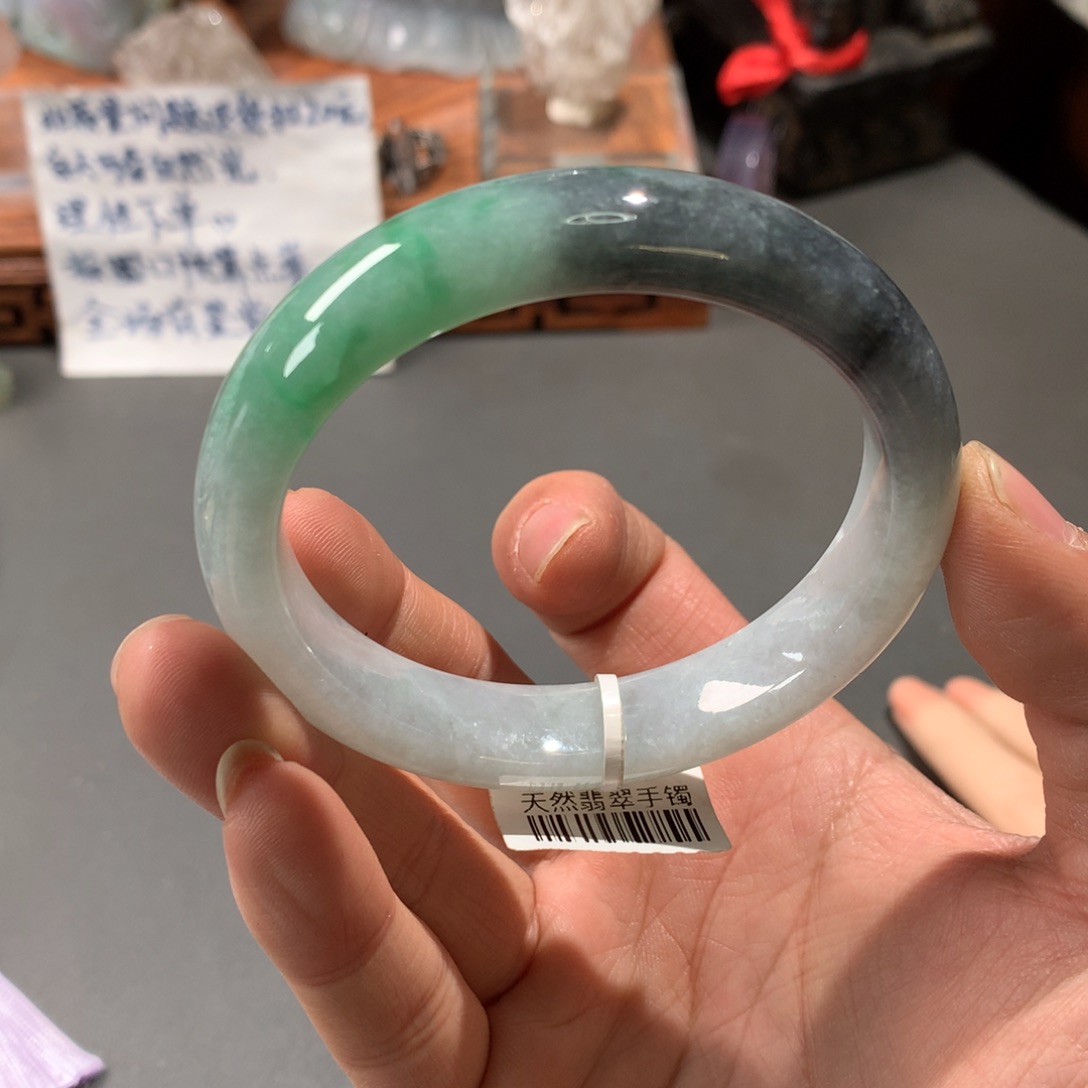 翡翠手镯未镶嵌57圈口