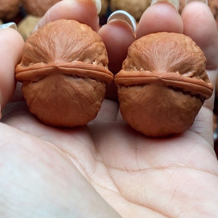 核桃精品文玩核桃手捻河豚