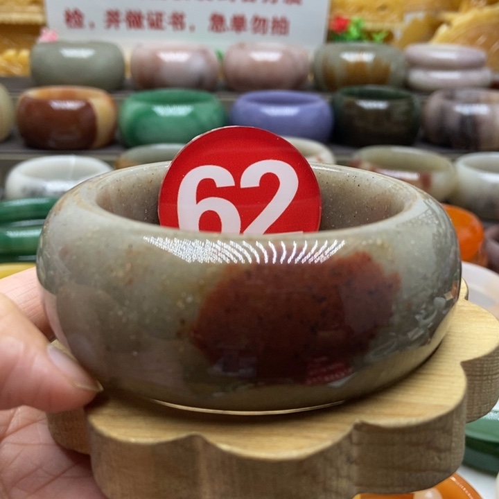 未镶嵌手镯石英质玉