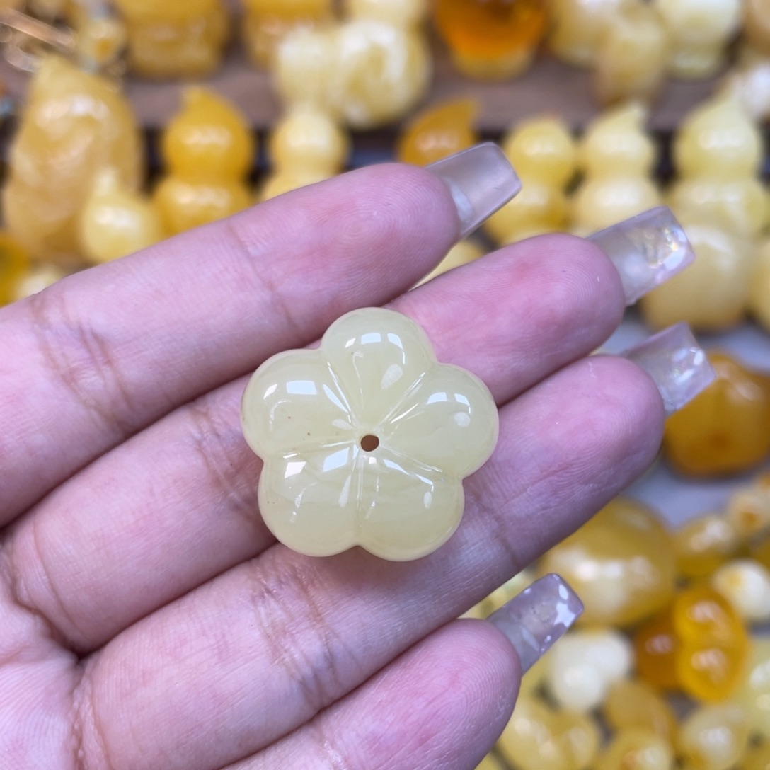 琥珀未镶嵌珠宝奇石