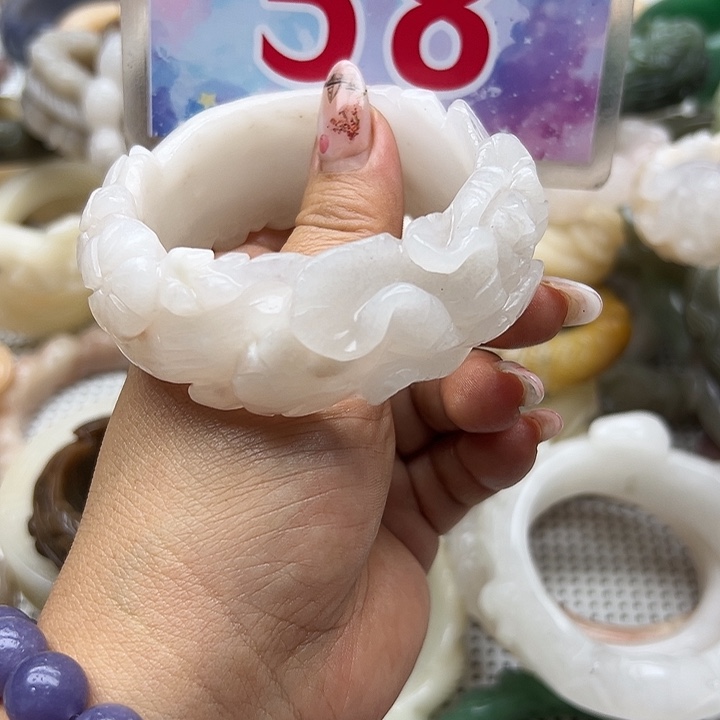 未镶嵌手镯石英岩玉冷****