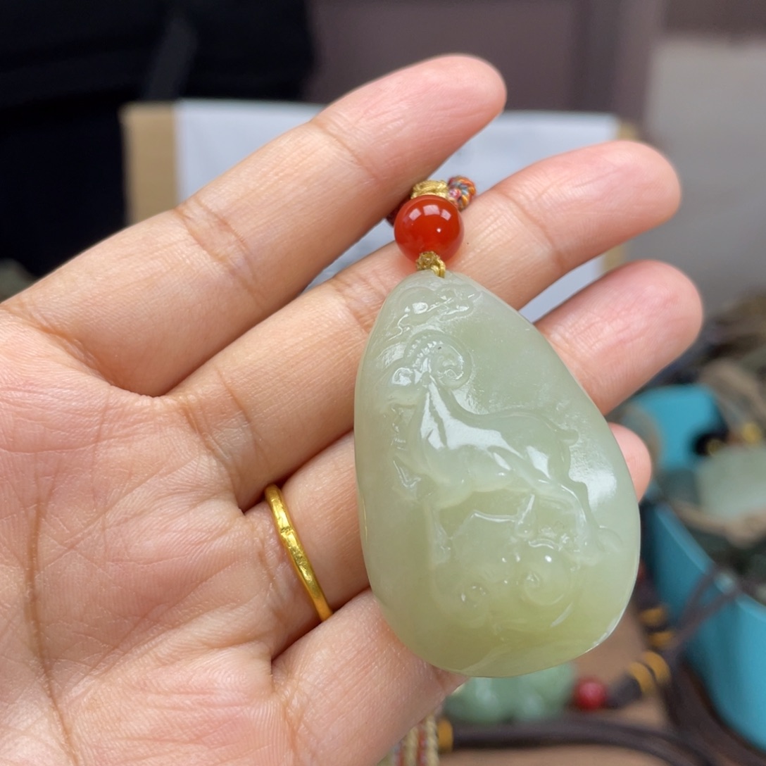 和田玉颈饰未镶嵌