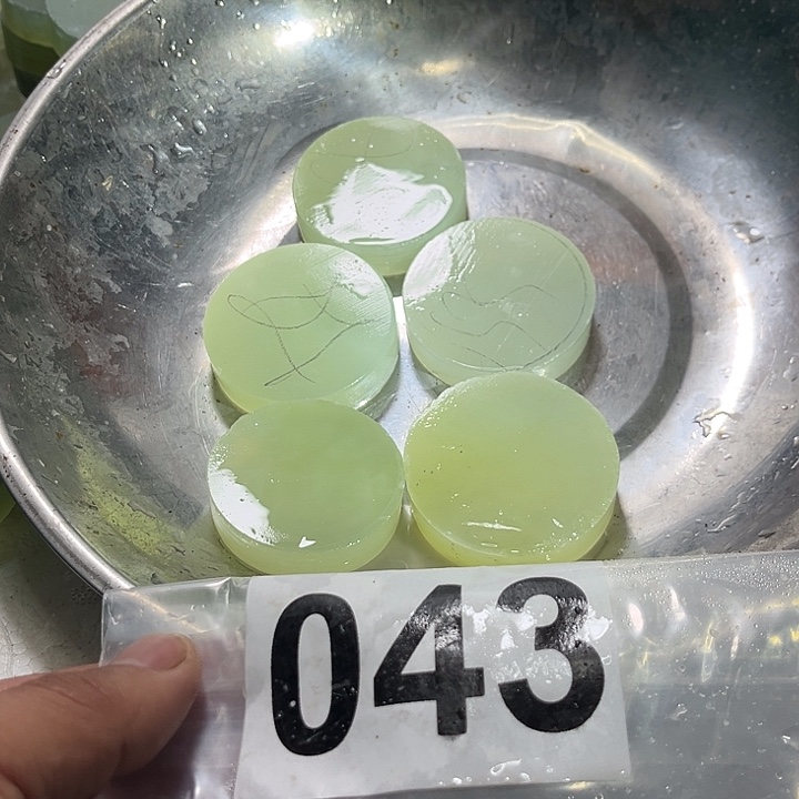 蛇纹石玉未镶嵌珠宝半成品