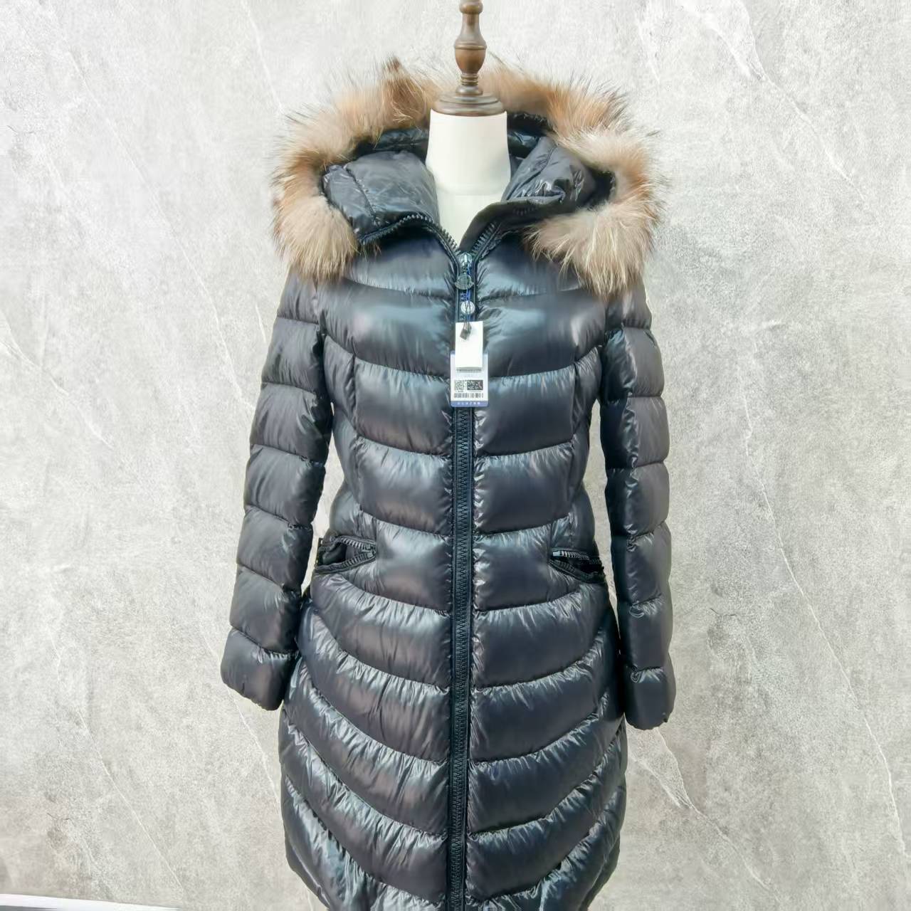 95新 MONCLER 海囤K/蒙口上衣/4码/bh92664女装