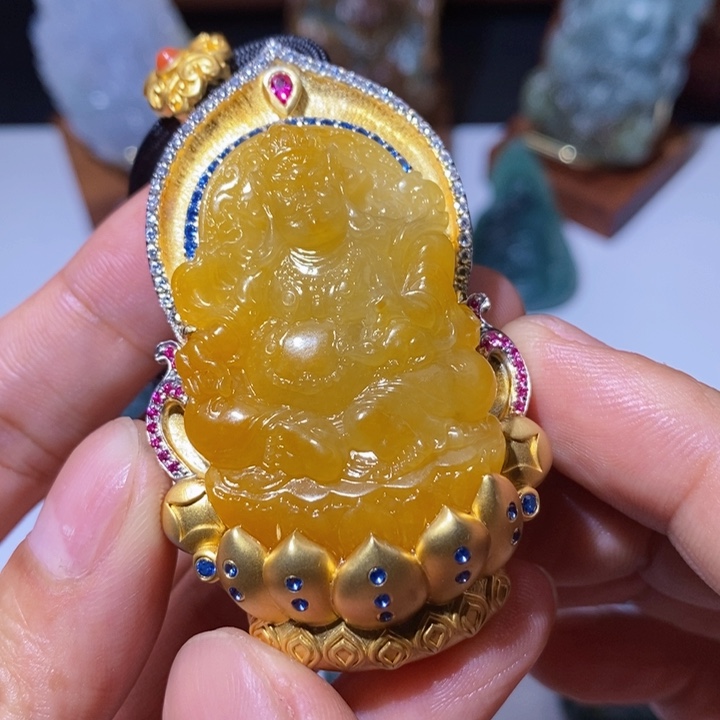 虎***带定制翡翠未镶嵌财神