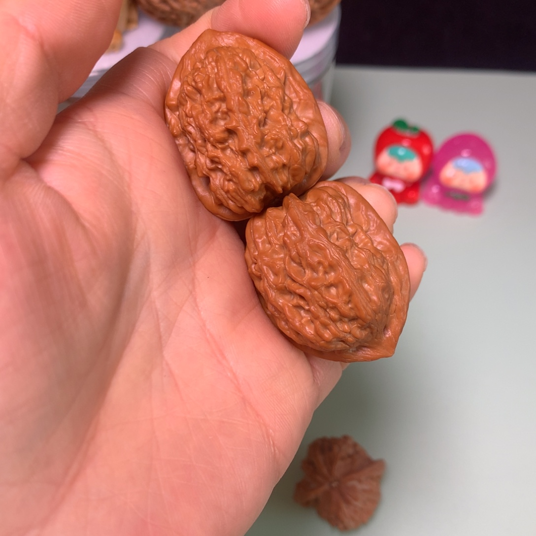 文玩核桃把件赤龙鸡心