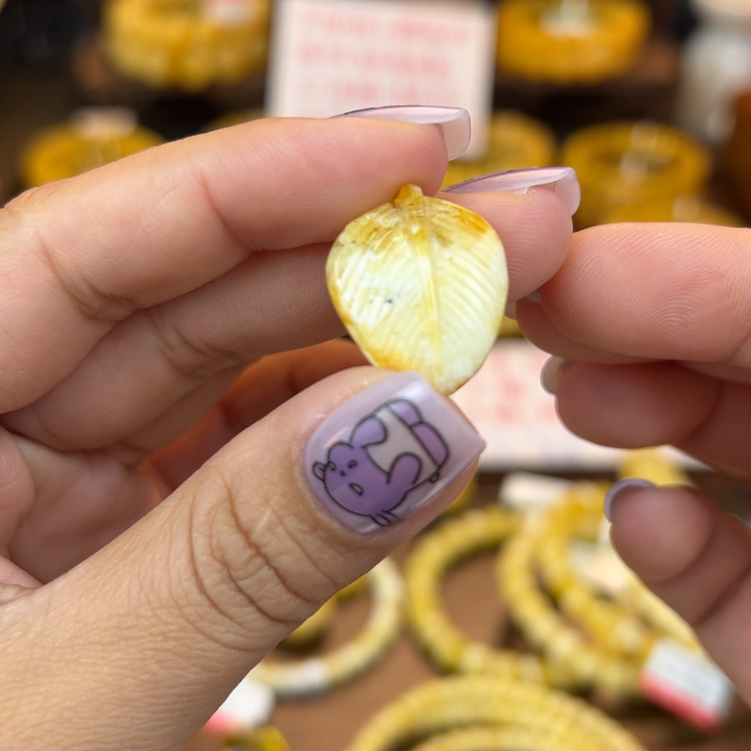 琥珀裸石未镶嵌mnnbbbbbbbnn