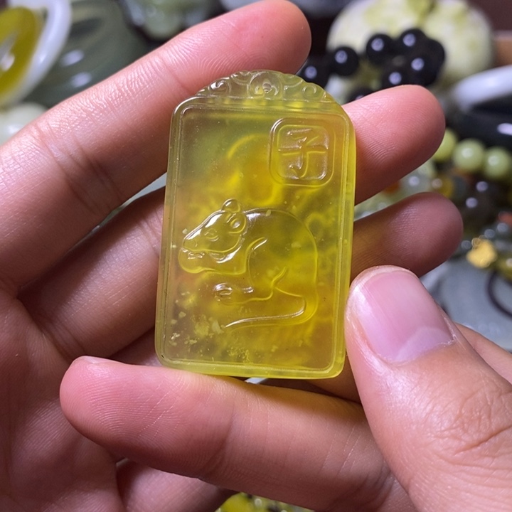 岫玉岫玉颈饰未镶嵌简*