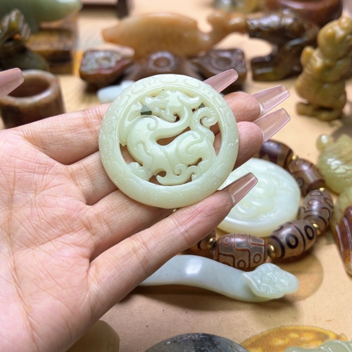 【闪购商品】蛇纹石玉颈饰未镶嵌