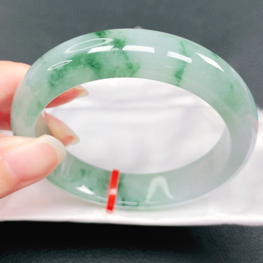 翡翠未镶嵌手镯56圈