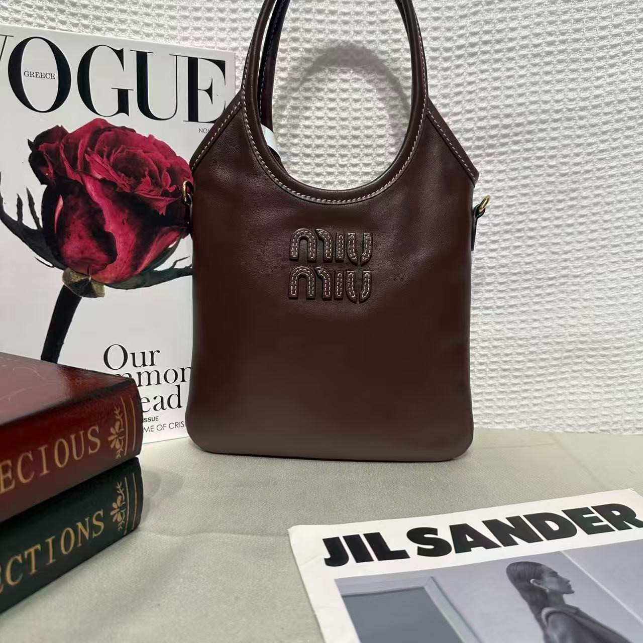 未使用 MIU MIU/缪缪 壹所奢品/ivymini/石楠木色光面托特包/全新