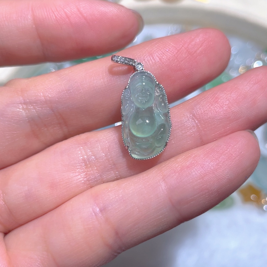 翡翠颈饰18K金镶嵌翡翠