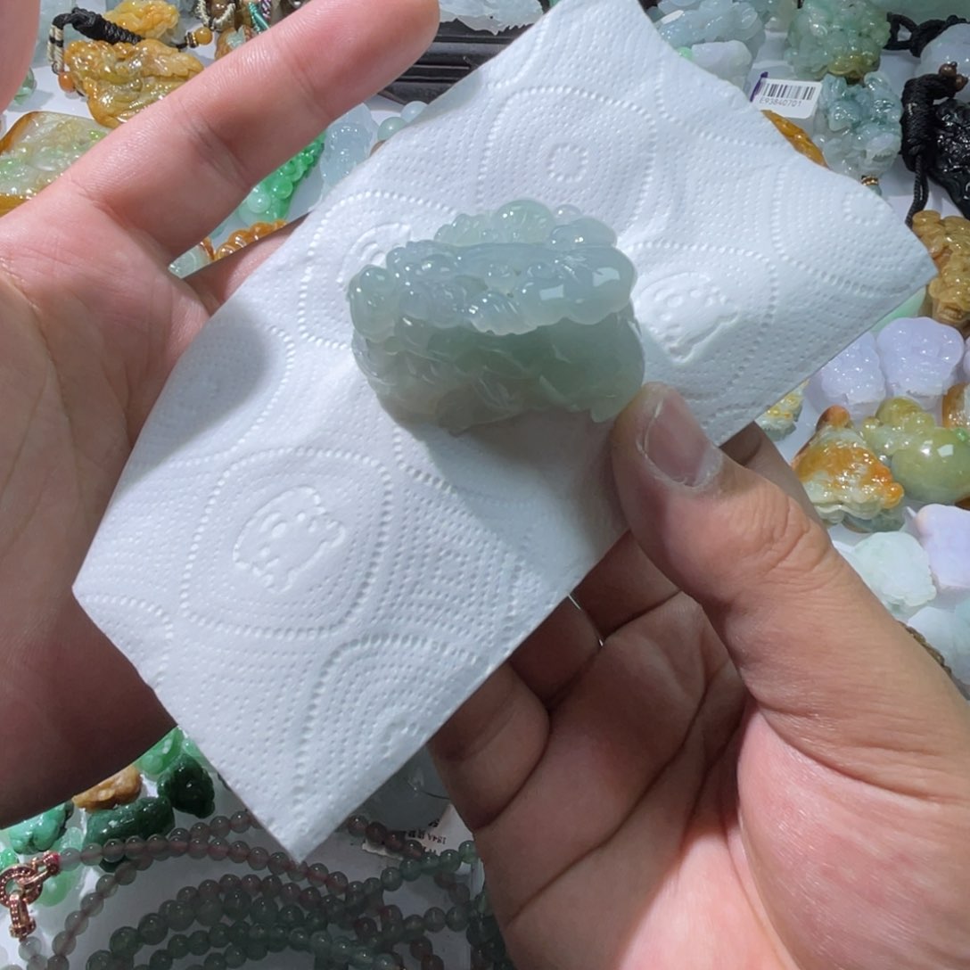 翡翠颈饰未镶嵌天然