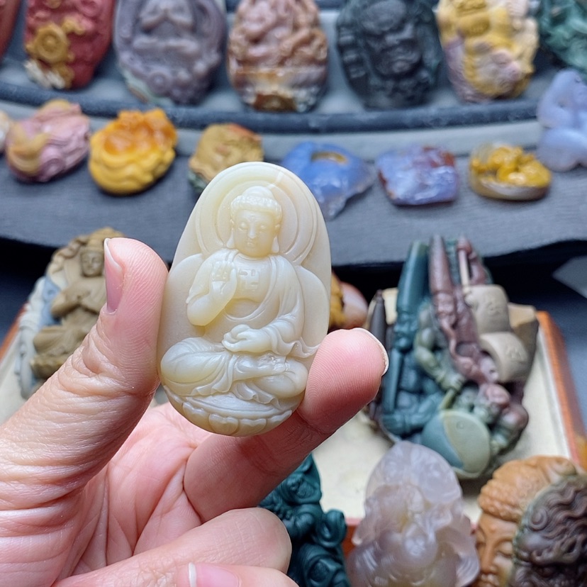 【闪购商品】定制石英质玉吊坠未镶嵌