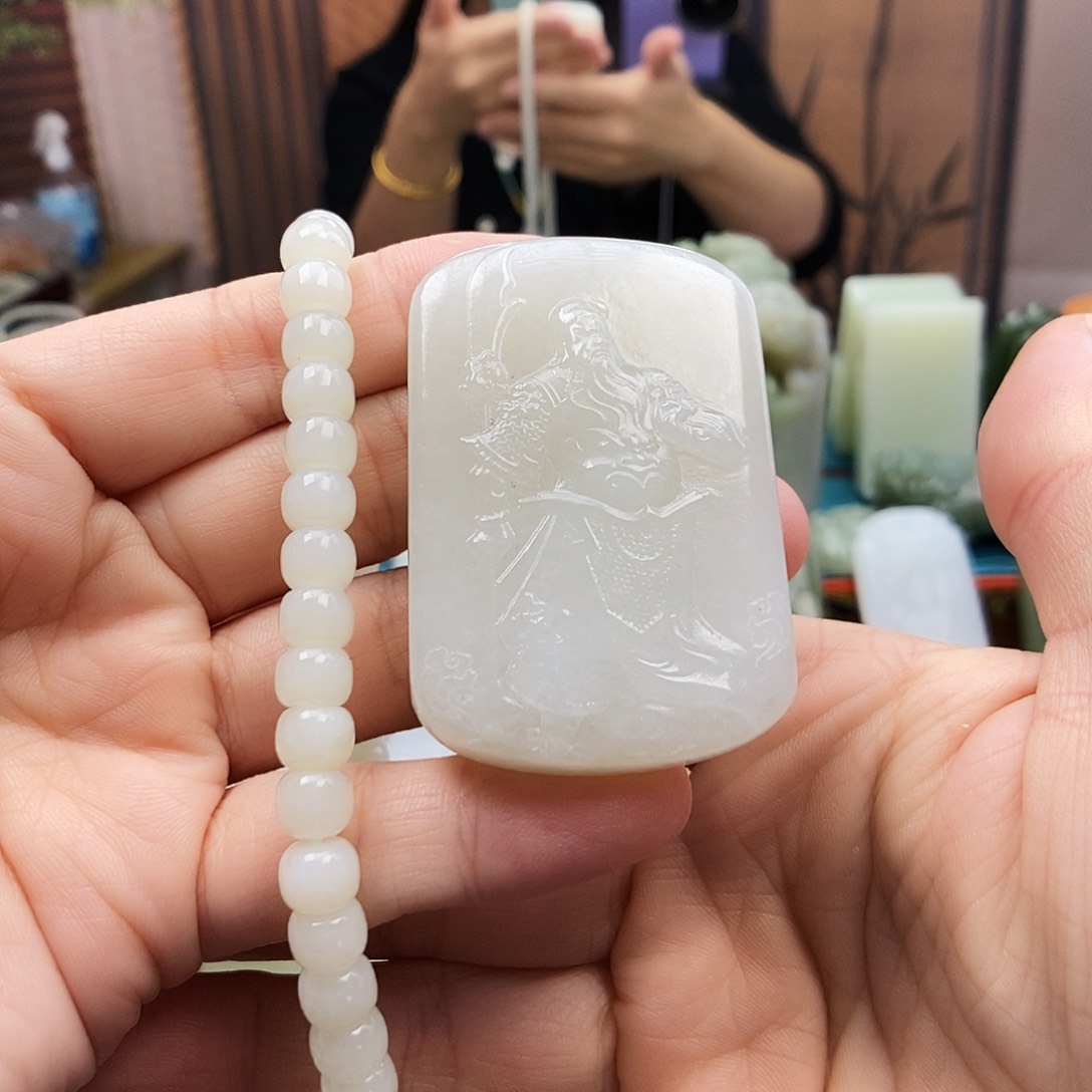 颈饰未镶嵌和田玉刘*款