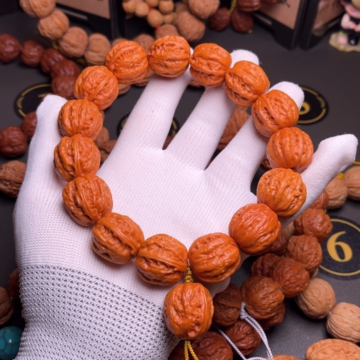 刘***李手串文玩核桃粗筋八棱