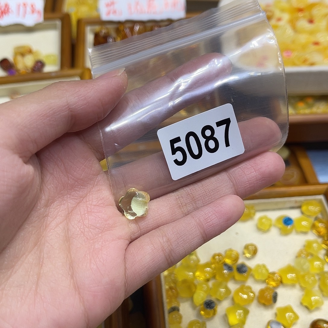 琥珀未镶嵌珠宝奇石蜜蜡