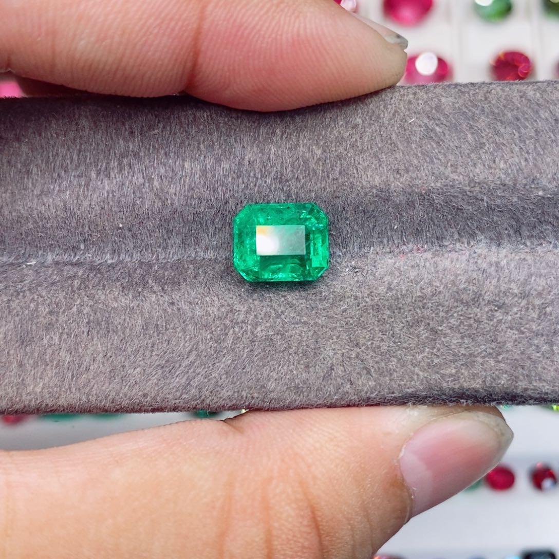 祖母绿裸石未镶嵌祖母绿3.365克拉