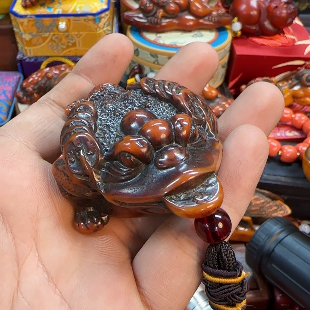 琥珀裸石未镶嵌卓玛