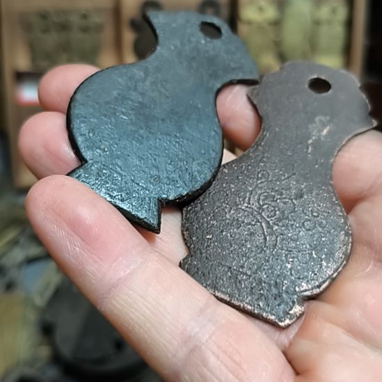瓷***白硅胶拉手两个，品相如图