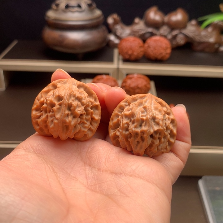 文玩核桃吊坠龙门涧