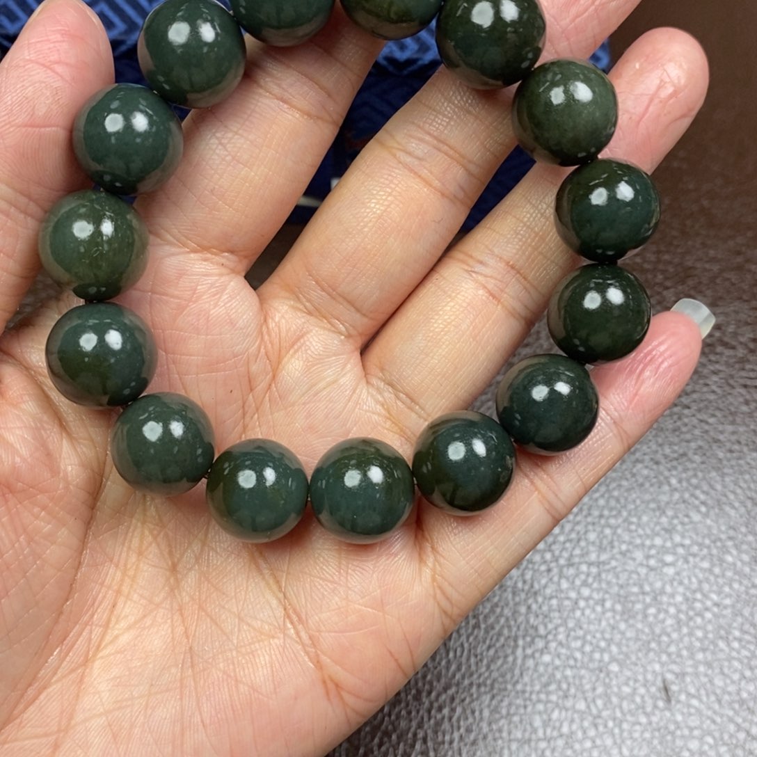 嘉***叔和田玉（糖玉）未镶嵌手链