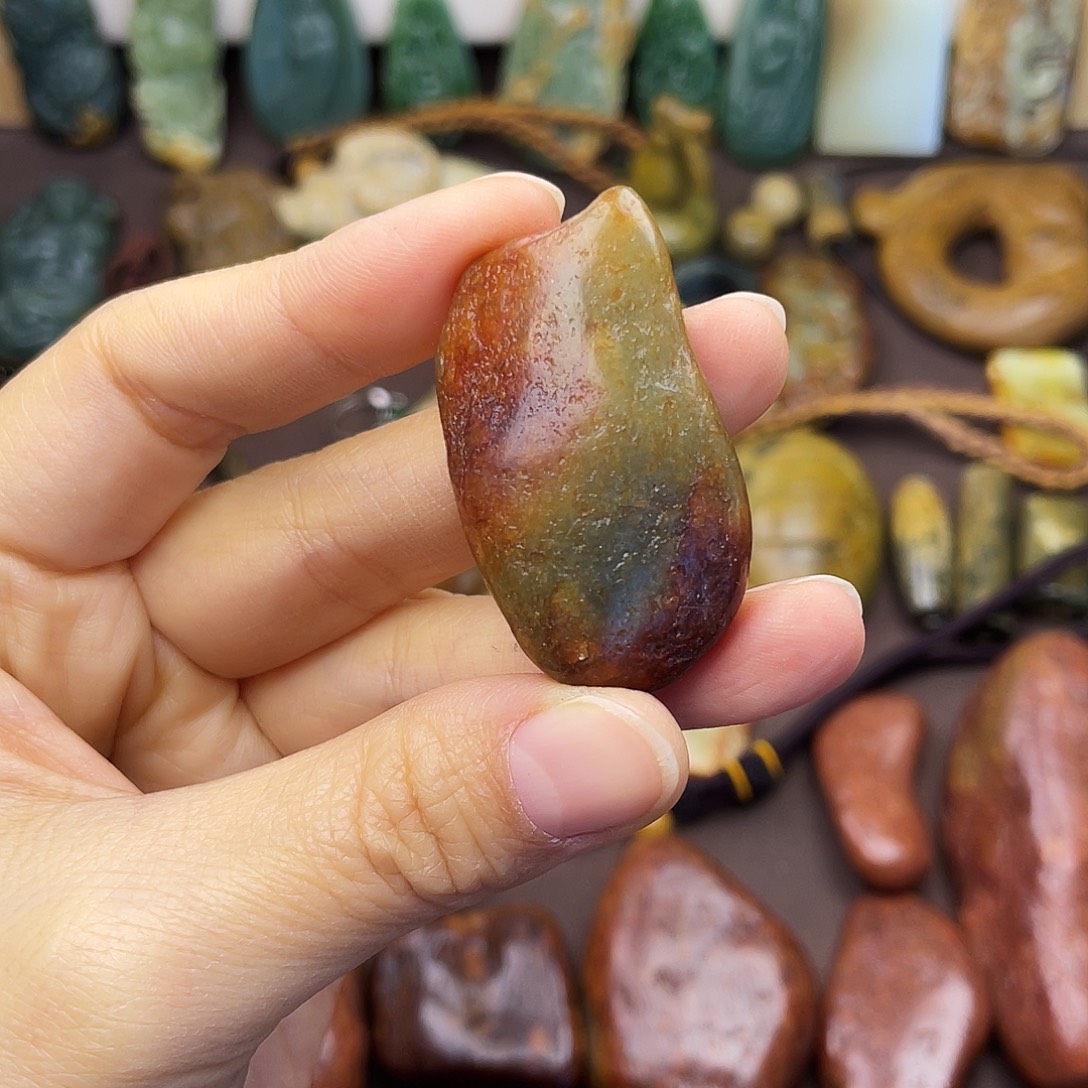 岫岩河磨玉（透闪石质玉）未镶嵌颈饰