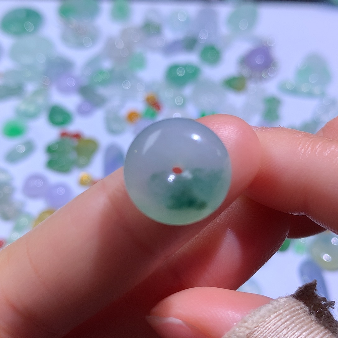 翡翠颈饰未镶嵌扣