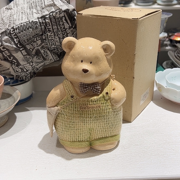 @***常瓷超萌超小熊存钱罐摆件一个